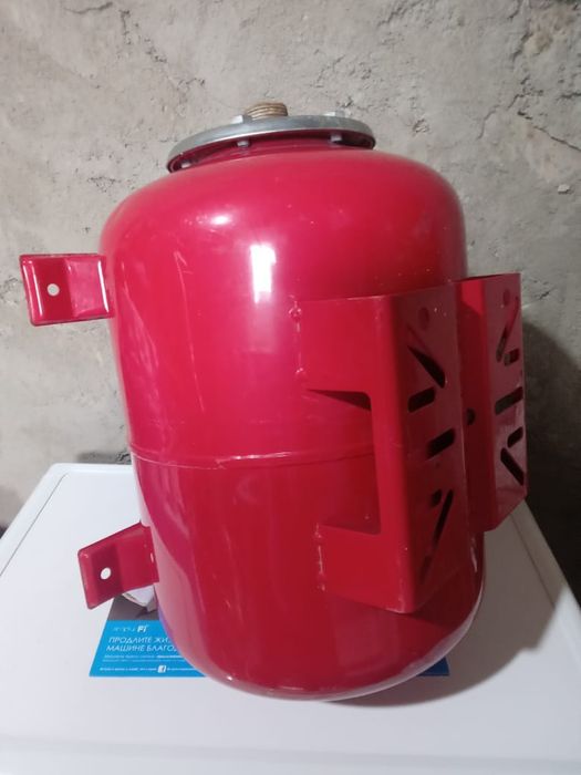 Продам Расширительный бак