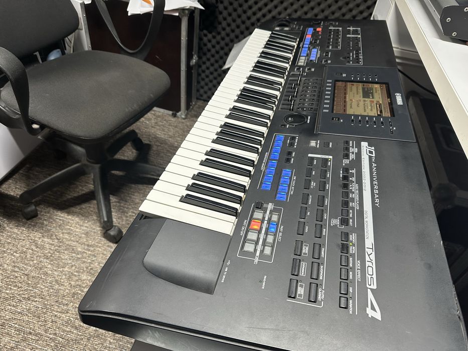 Yamaha Tyros 4 Black (Anniversary edition)