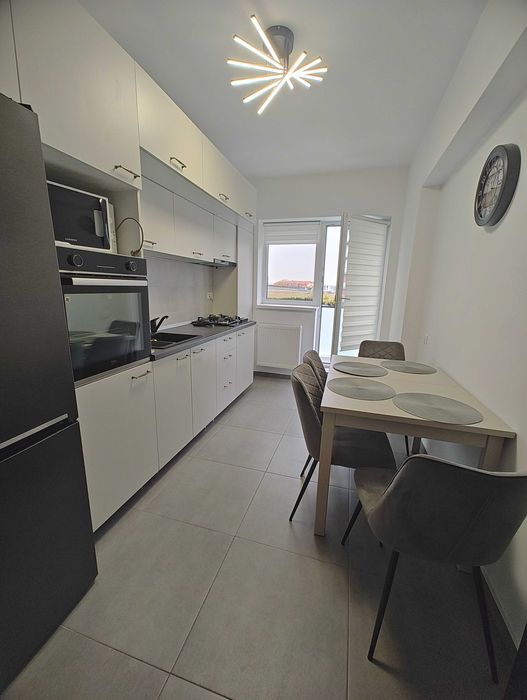 Proprietar, apartament 2.5 camere spațios, prima închiriere,decomandat
