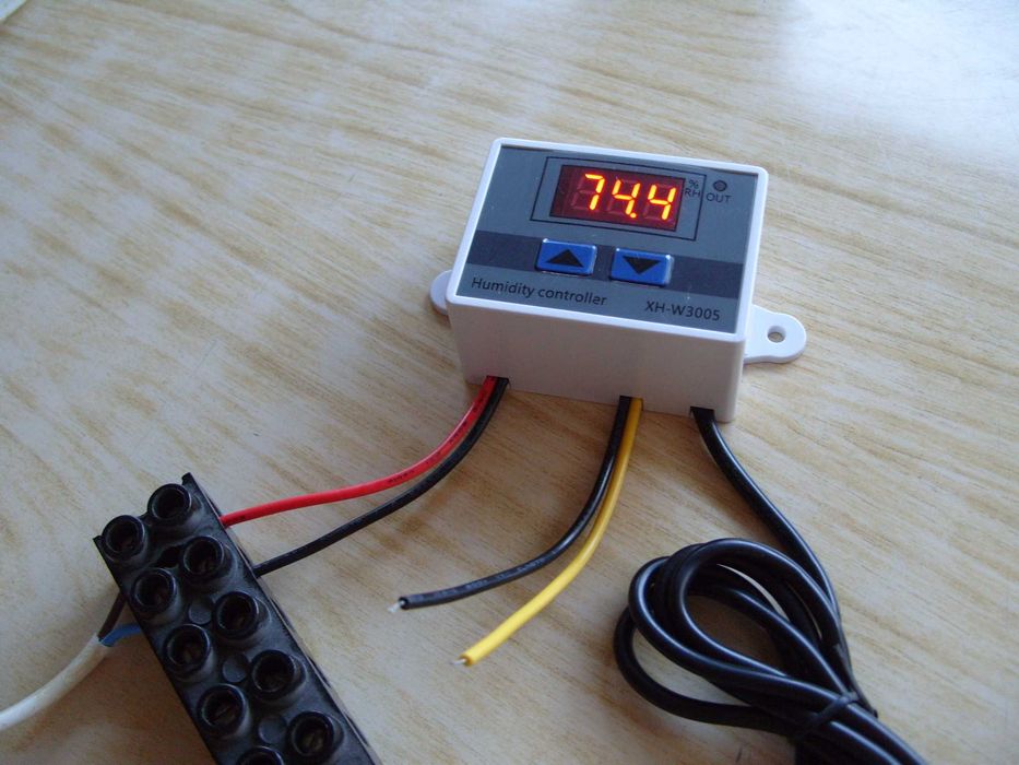 Влагоконтролер, влагорегулатор XH-W3005.  Българско ръководство