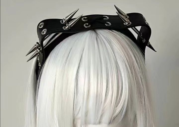 ободок с шипами,