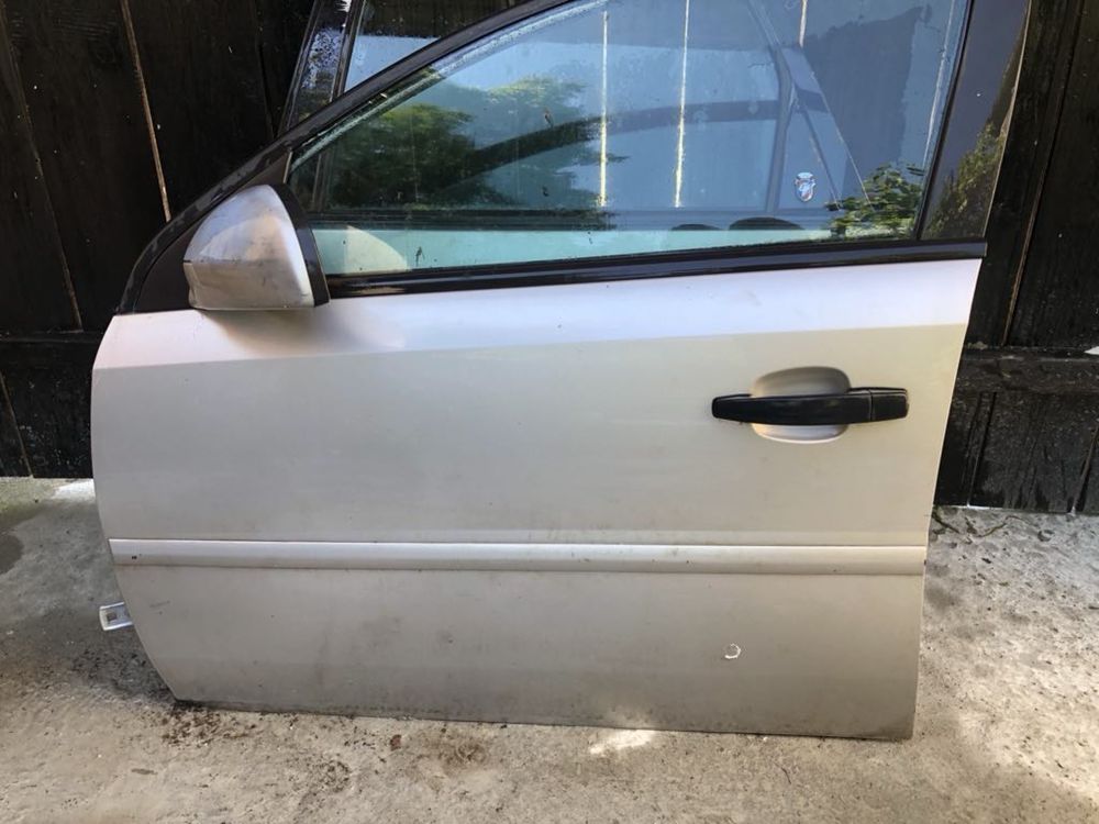 Opel zafira 2 gen врати