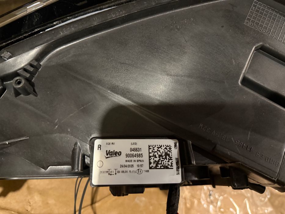Десен фар за VW Passat B8