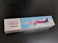 Macheta avion Wizzair Airbus A321 - 1:200 originala, noua, sigilată