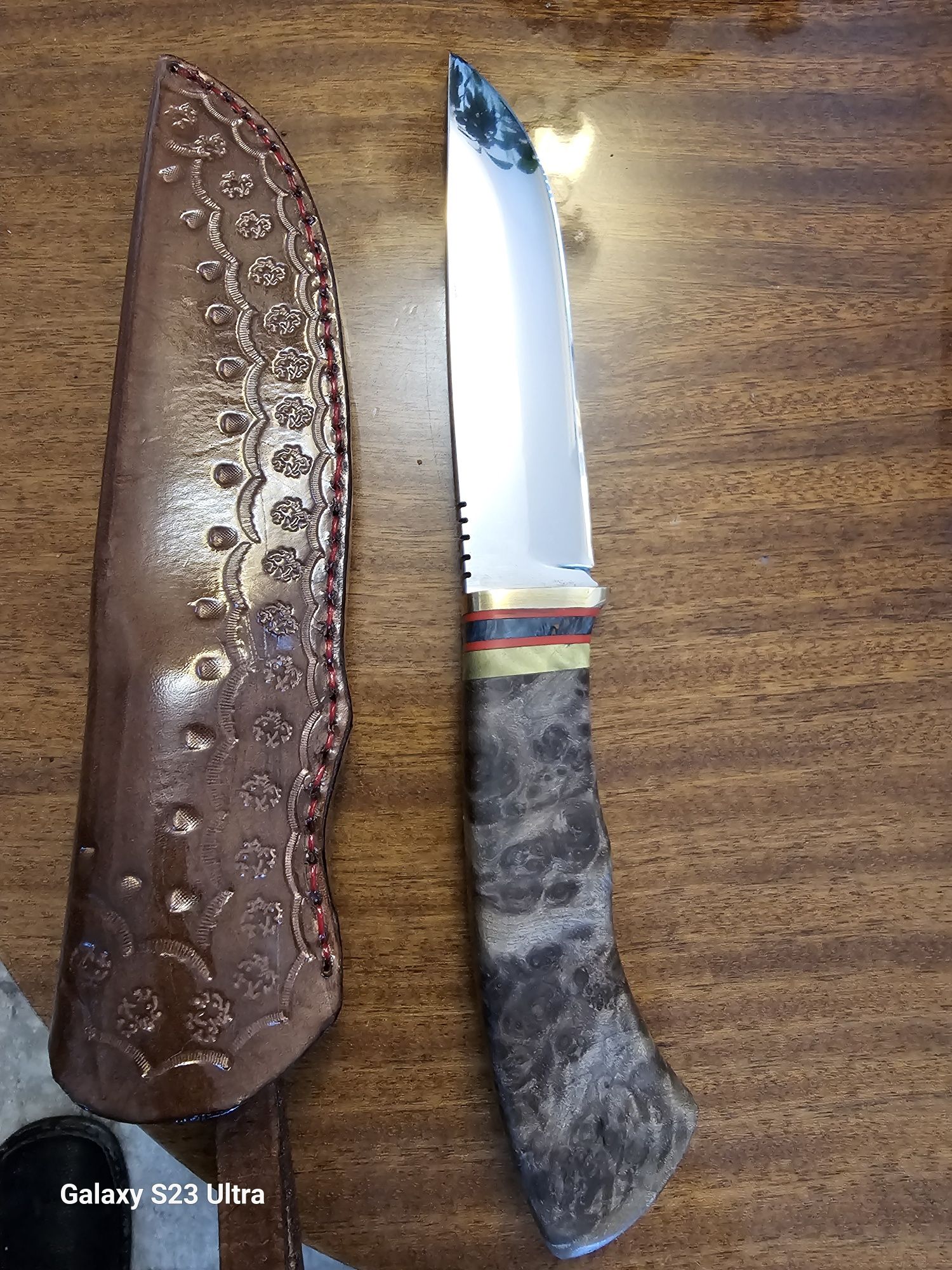 Ловен нож с кожена кания