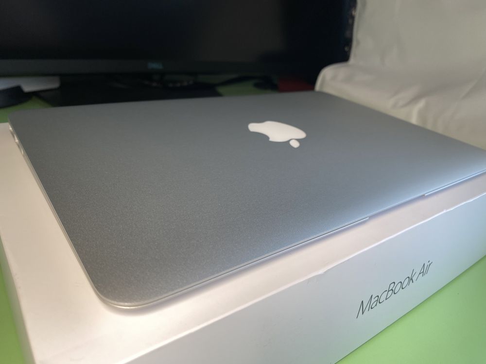 MacBook Air 11-inch (A1465) 128 Gb