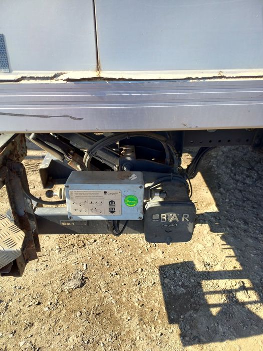 Vand oblon hidraulic liftant