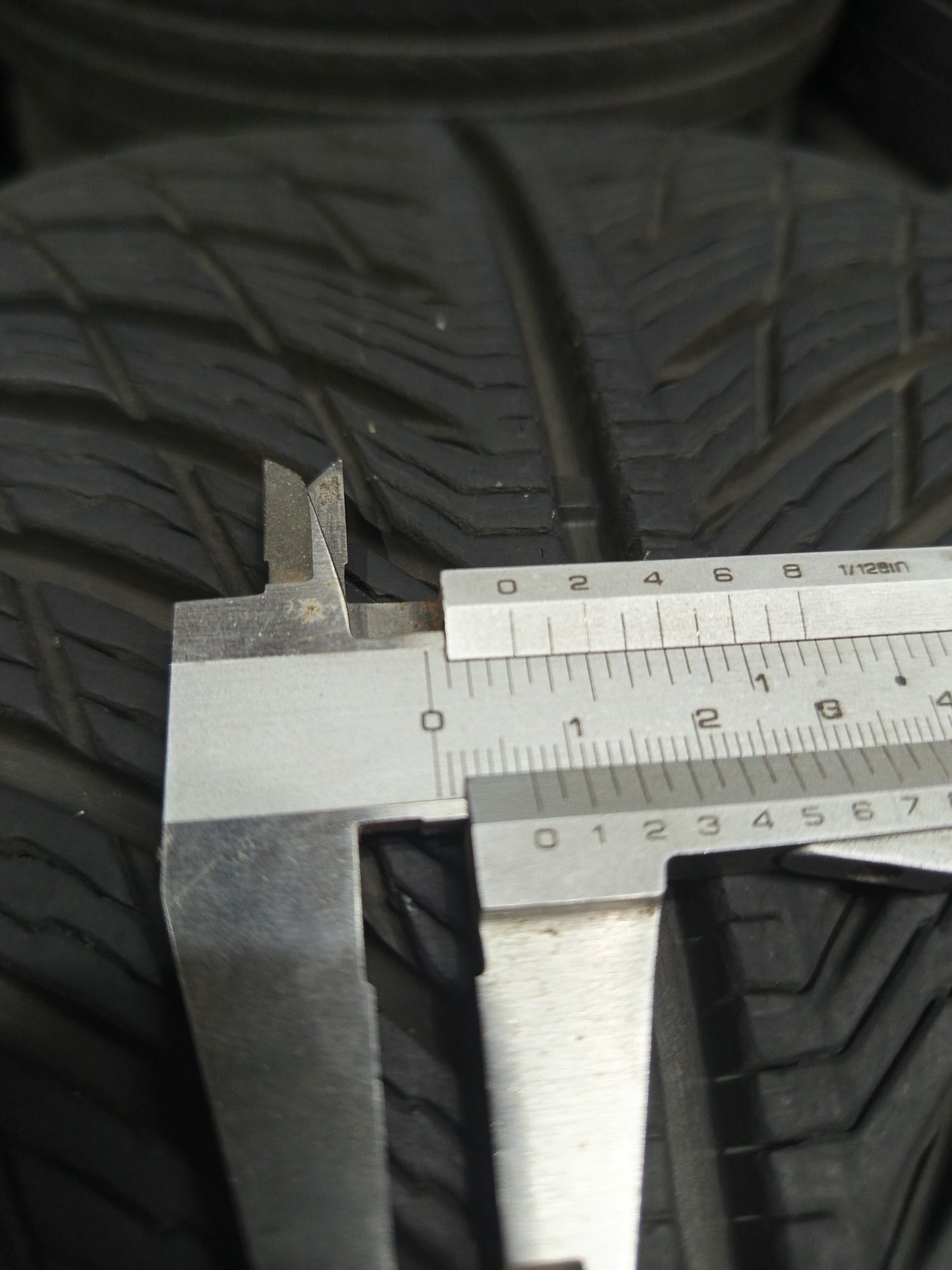 Michelin 225/50/17-2бр 7.0мм дот 2921