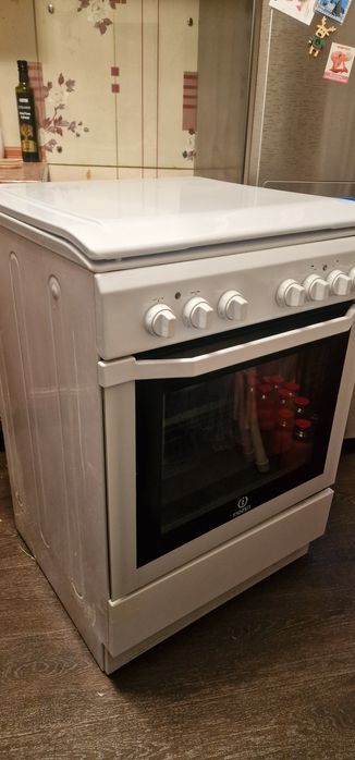 Продам электроплиту. В хорошем состоянии. Срочно.