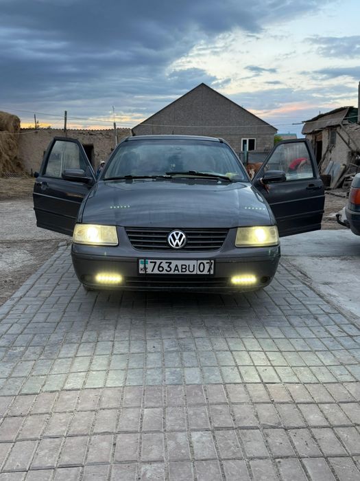 Продам машину Volkswagen Santana
