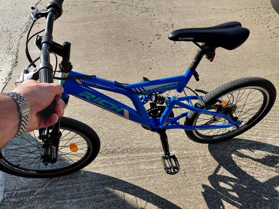 Vând bicicletă cu suspensii față - spate