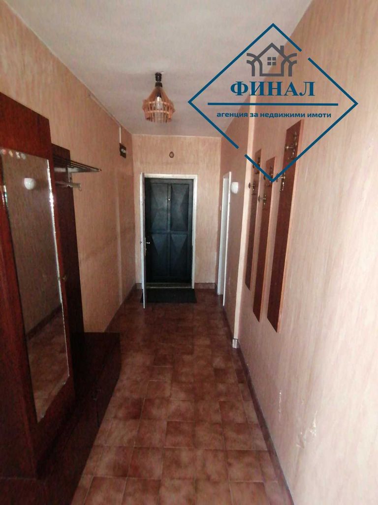 Продава се Четиристаен апартамент в Шумен, Добруджански - 102 кв.м за 900 €/кв.м - Снимка #6
