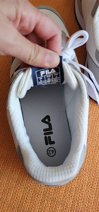 Продавам оригинални маратонки Fila