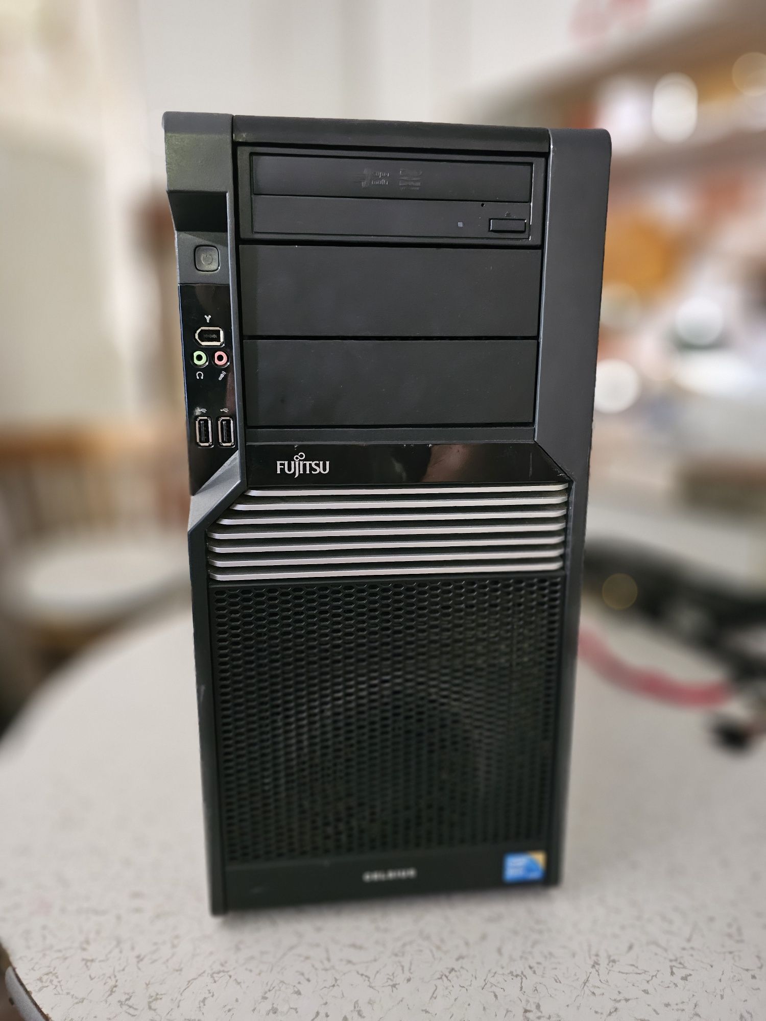Fujitsu Celsius M470-2 – Работна станция