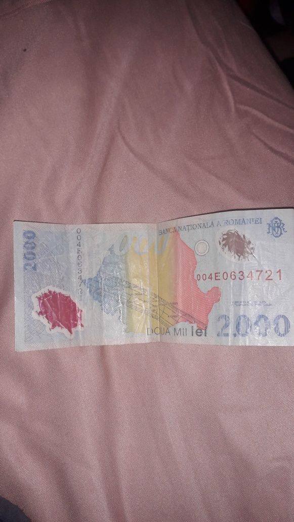 Vând bancnotă de 2000lei din anul 1999