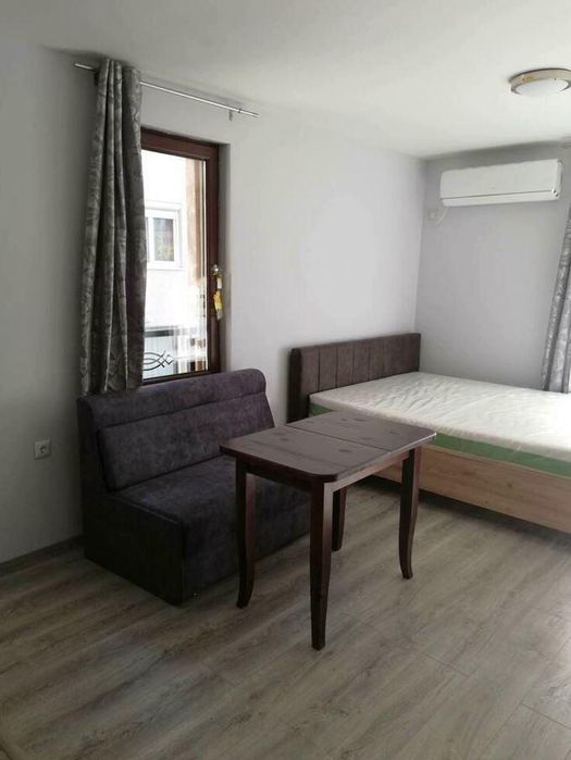 Дава се под наем Едностаен апартамент в Бургас, Лазур - 40 кв.м за 382.5 € - Снимка #1