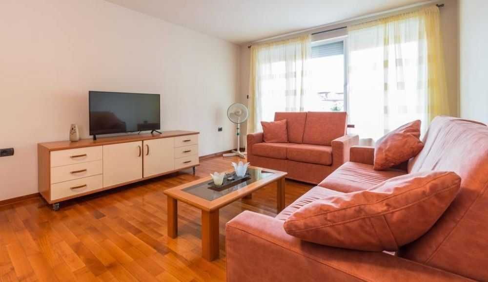 Дава се под наем Двустаен апартамент в София, Дианабад - 76 кв.м за 377.4 € - Снимка #2