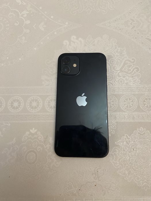 Продам Iphone 12