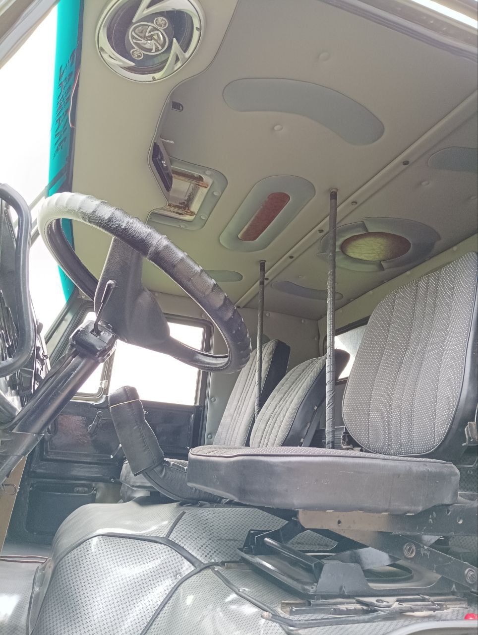 Srochna Kamaz sotiladi