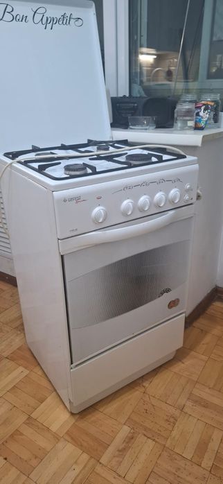 Продаю газовую плиту