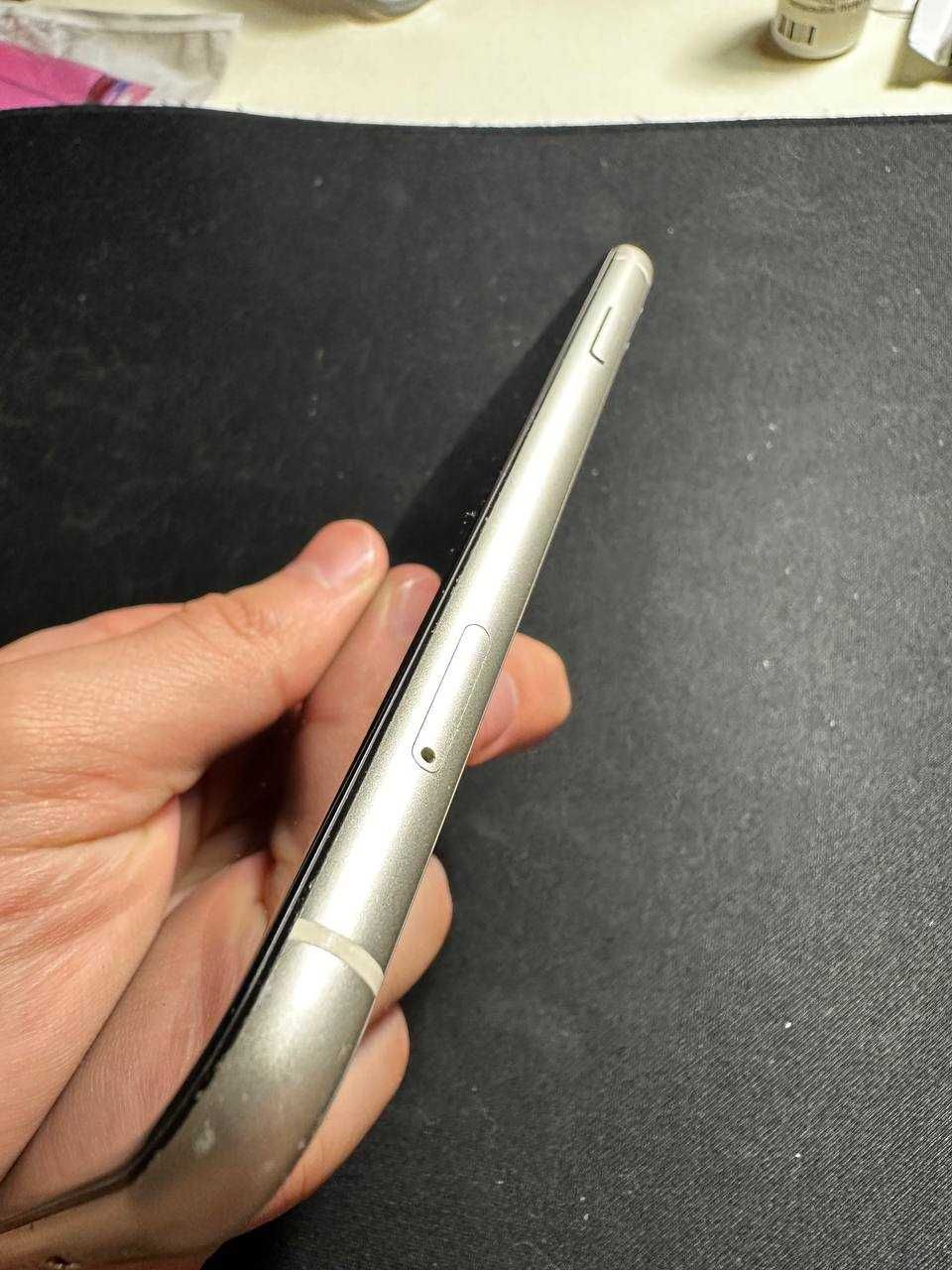 iPhone 11 | Със сменяна батерия и дисплей
