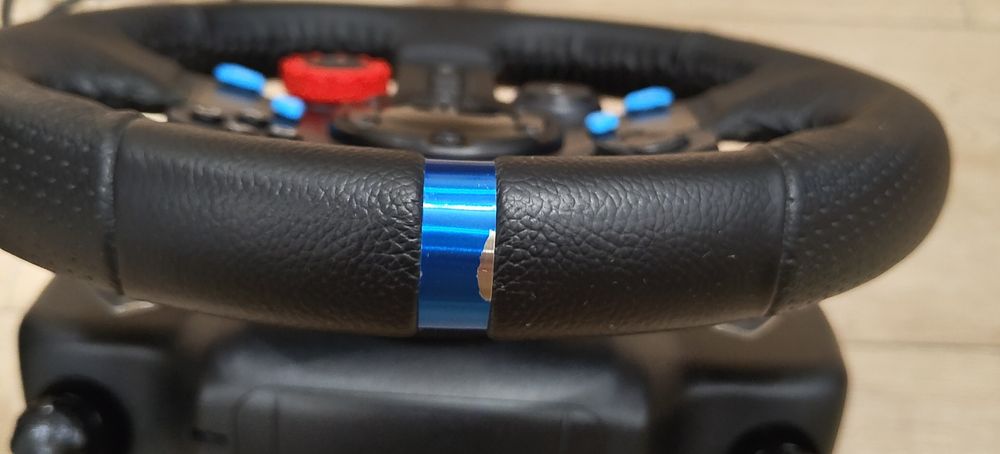 Logitech g 29+shifter+захранващ кабел+3 педала.