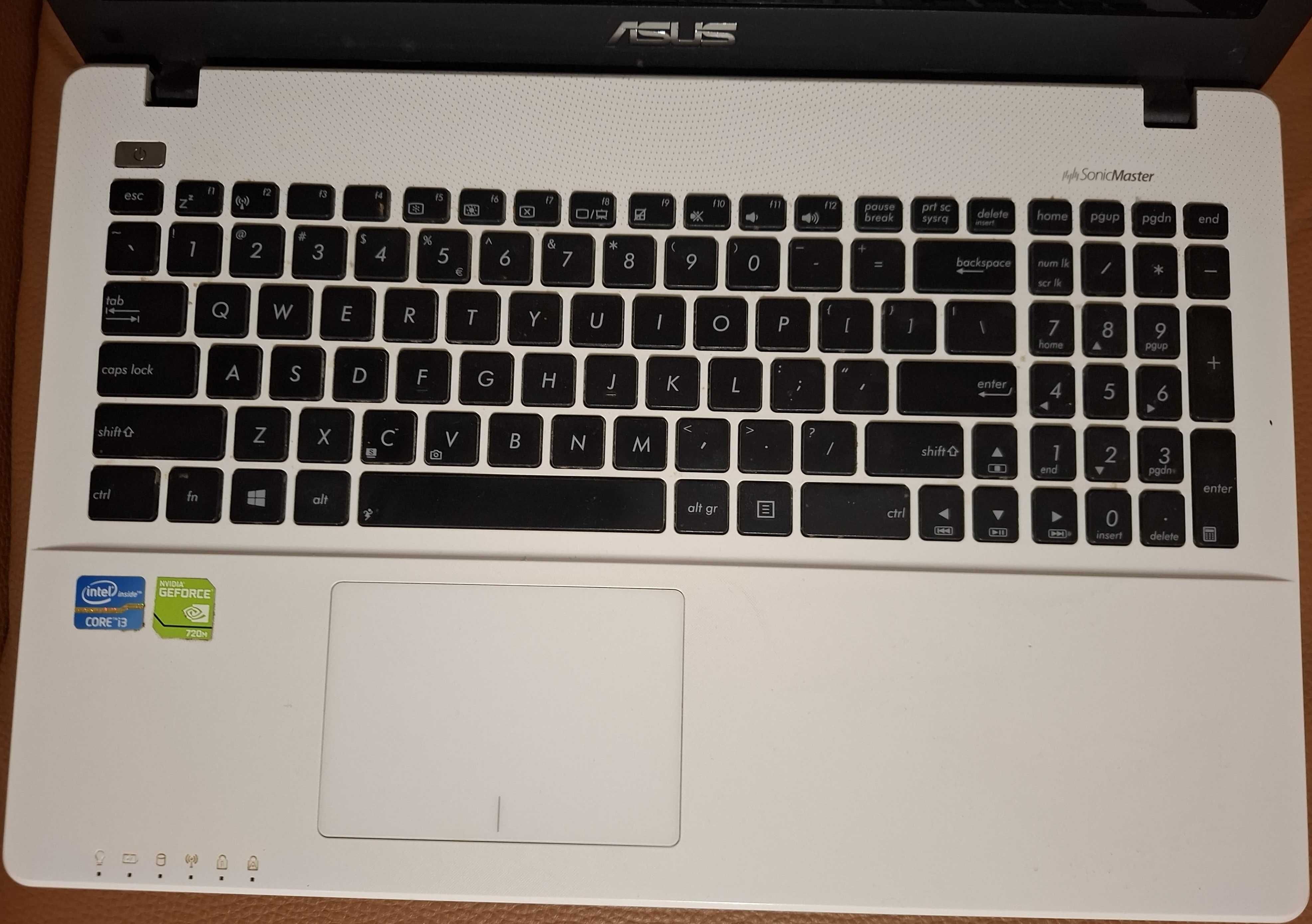 Vând ASUS X550CC i3-3217U • 8 GB RAM • SSD 250 GB • HDD 500GB