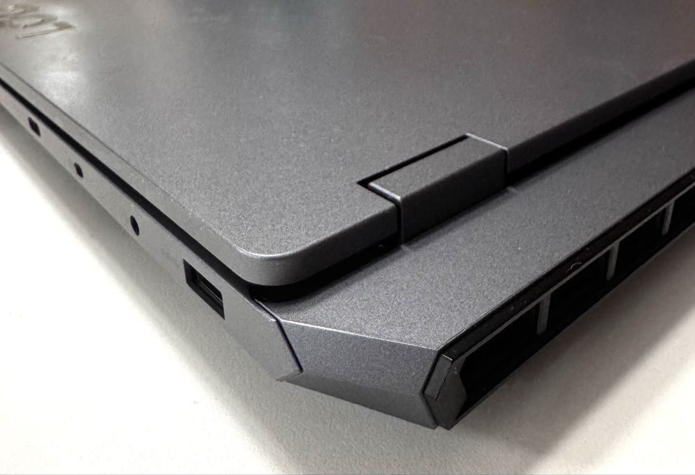 Laptop Lenovo LOQ 15IRX9