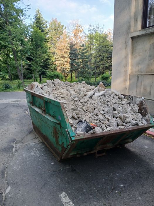Containere evacuări moloz deșeuri gunoi