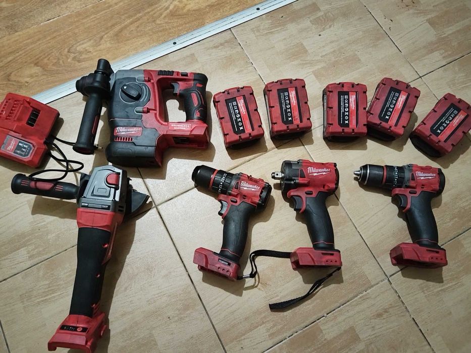 Продавам машините от снимката