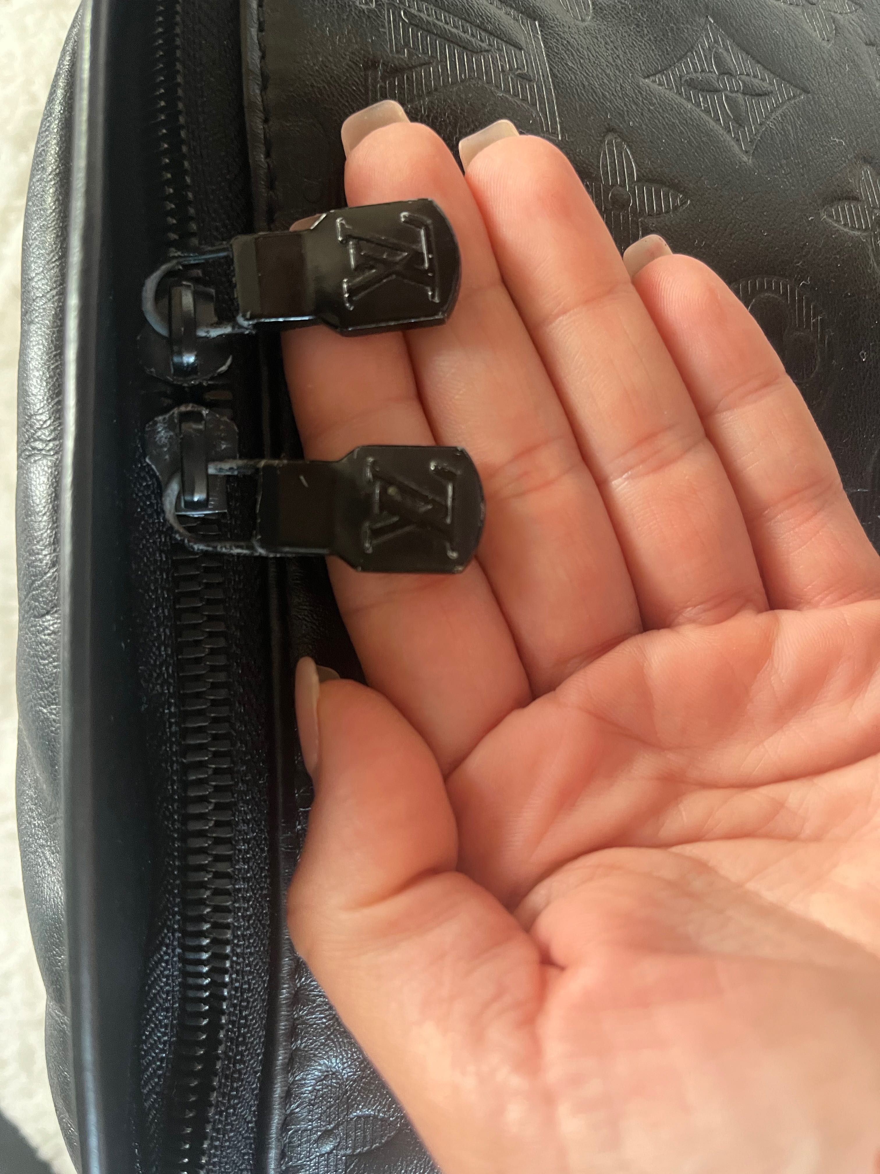Чантичка Vuitton