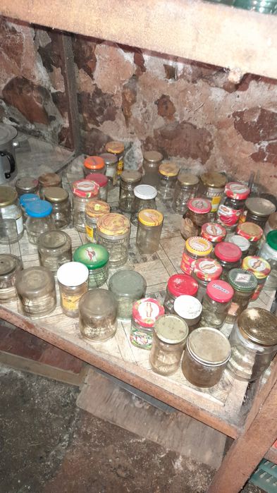 Здрави буркани с капачки