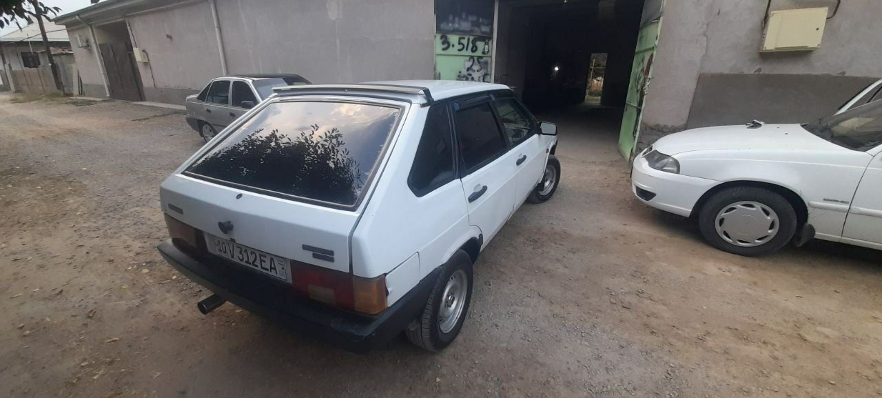 Vaz2109 moshina sotiladi xarajadi yoʻq yili 1991 moshina benzinda