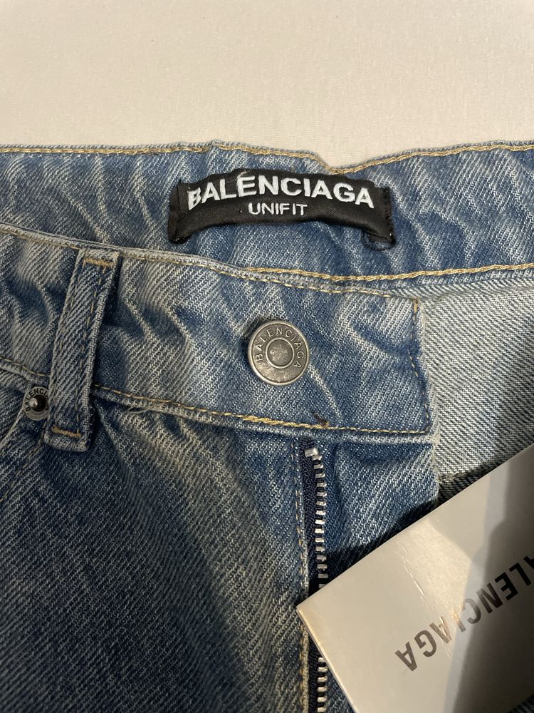 Blugi Balenciaga baggy