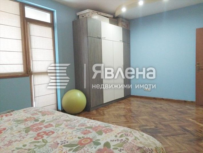 Продава се Тристаен апартамент в Благоевград, Идеален център - 106 кв.м за 1057 €/кв.м - Снимка #4