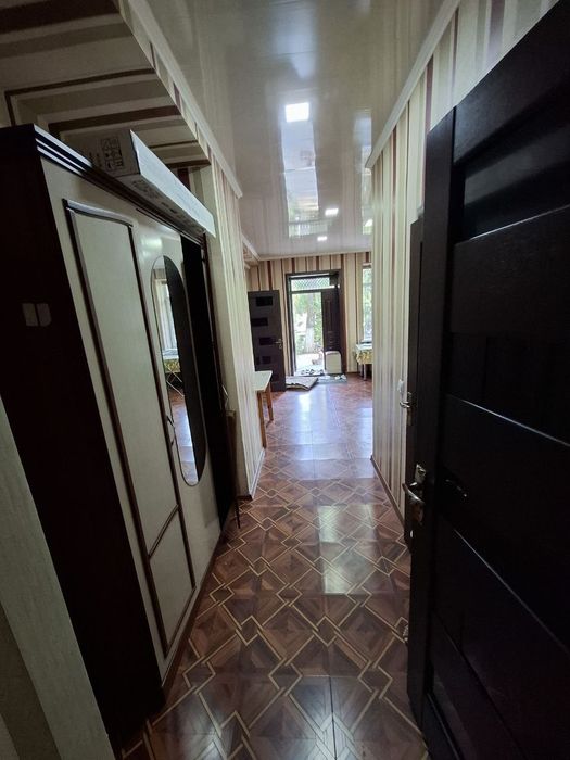 Просторная 2х комнатная (70м²) с мебелью и техникой в центре Чирчика