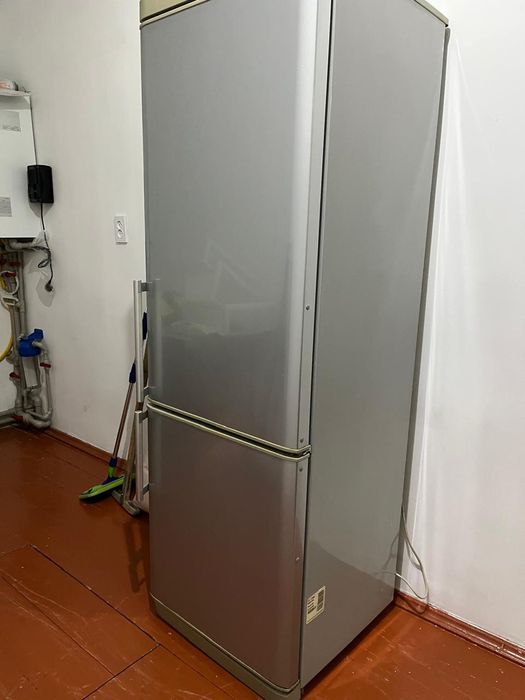 Продам холодильник фирма LG