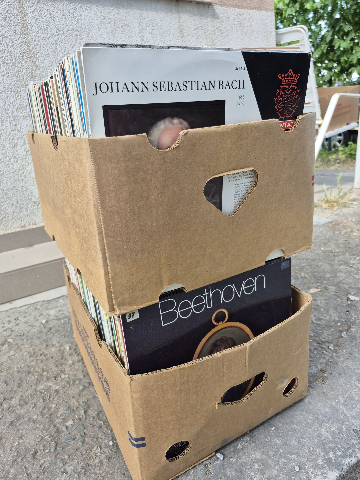 Lot Discuri Vinil colectie 200 in stare buna cu muzica clasică 

- Tot
