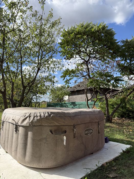 Jacuzzi gonflabil Bestway Lay Z Rome Smart Spa