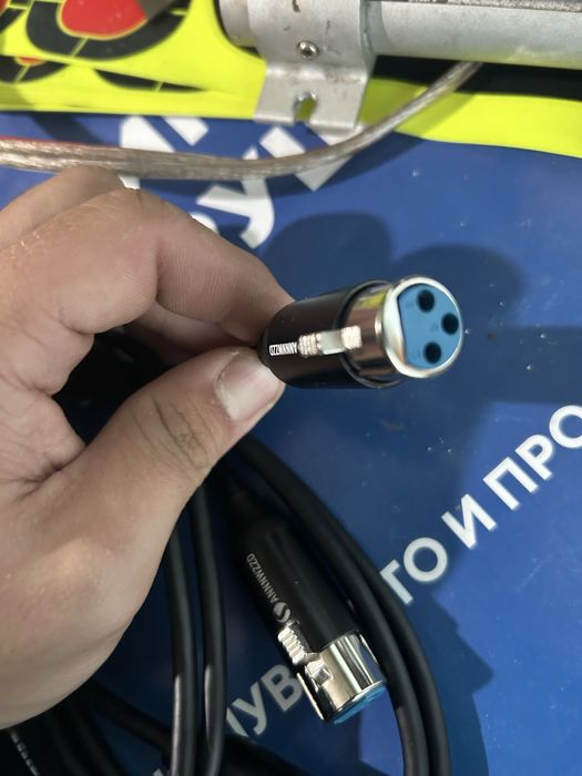 Продавам различни кабели чисто нови