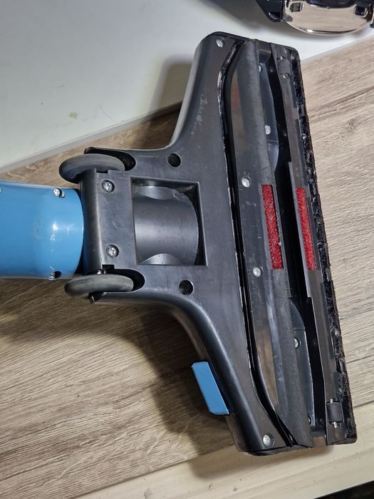 Прахосмукачка De Longhi XL135.21