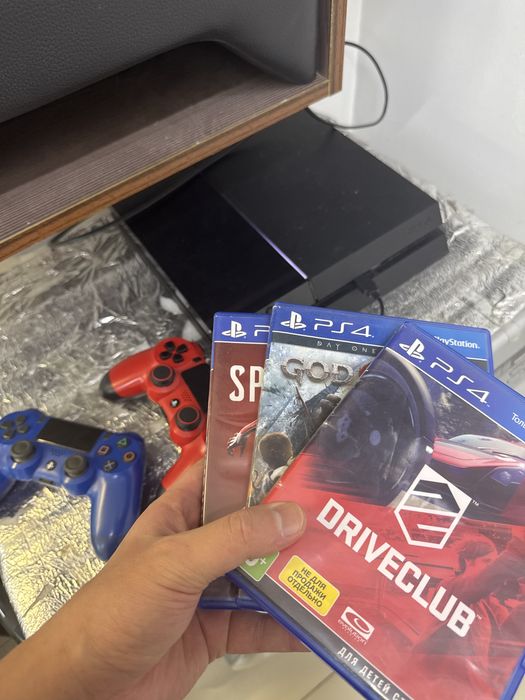 Приставка плестейшн 4