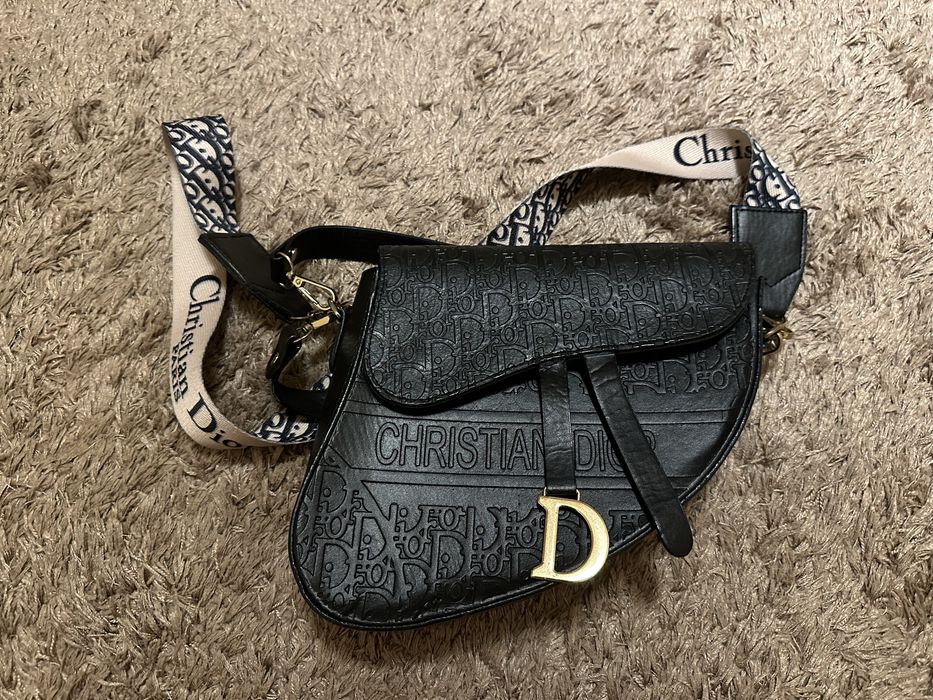 Разпродажба на нови дамски чанти