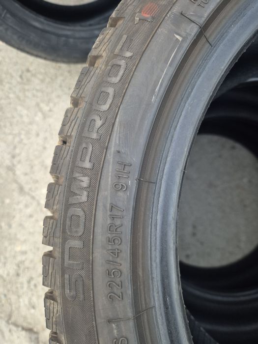 225 45 17 Nokian SnowProof  2023