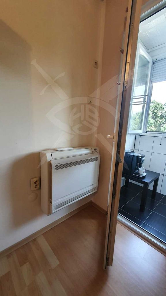 Продава се Двустаен апартамент в Пазарджик, Център - 65 кв.м за 1077 €/кв.м - Снимка #5