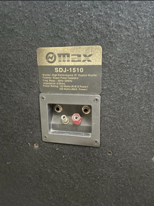 Vand 2 boxe si 2 basi ,,Max"