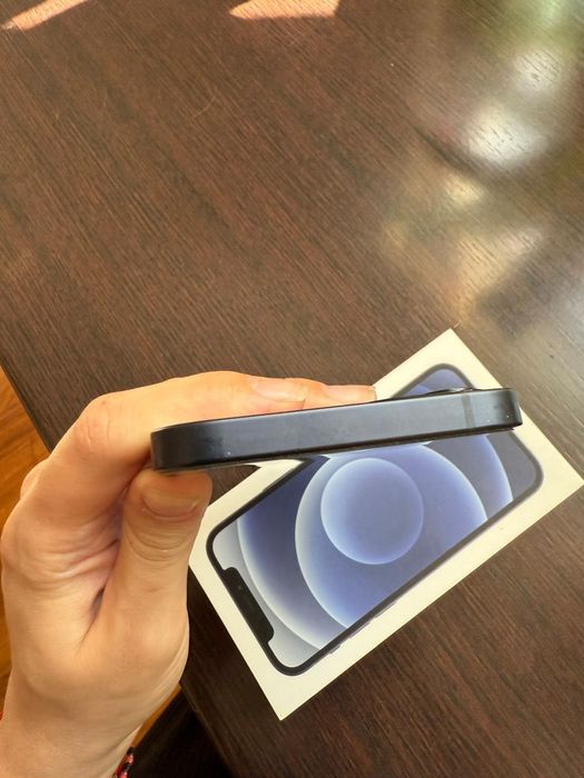 IPhone 12 negru 64GB