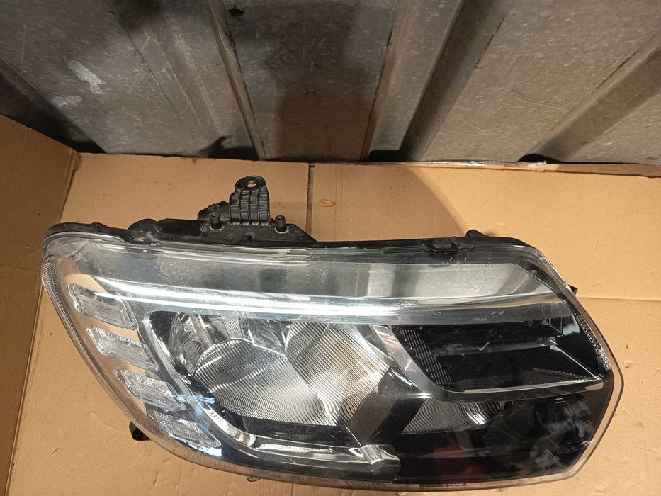 far partea dreapta dacia logan facelift