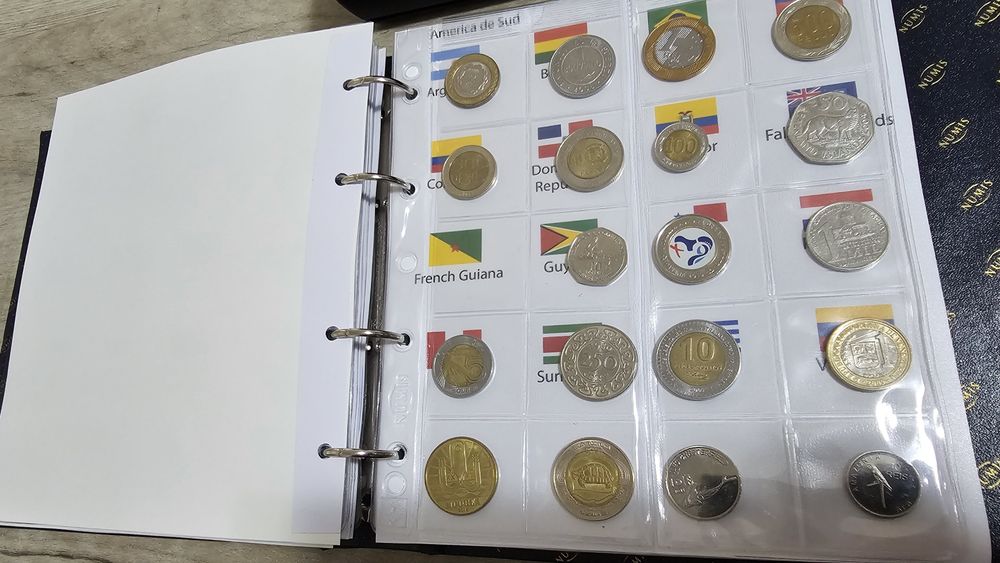 Colecție Unicat cu 232 Monede (MS, AU, XF, VF) în clasor Numis