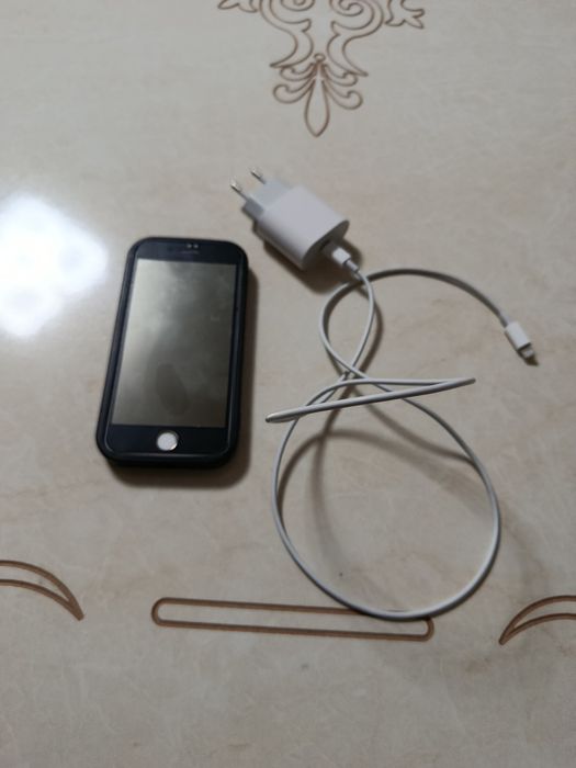 Iphone 7 ekran ketgan